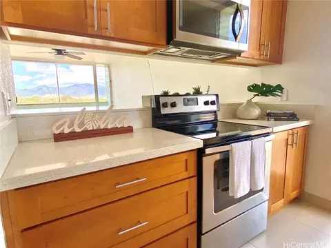 1015 Aheahe Ave #306, Wahiawa, HI 96786