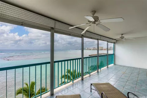 2877 Kalakaua Ave #301, Honolulu, HI 96815