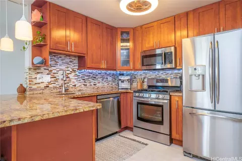 2452 Tusitala St #901, Honolulu, HI 96815