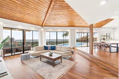 98-636 Kuini St, Aiea, HI 96701