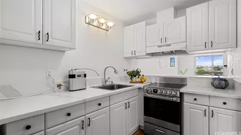 94-615 Kahakea St #6J, Waipahu, HI 96797