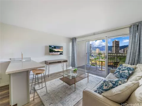 2211 Ala Wai Blvd #915, Honolulu, HI 96815