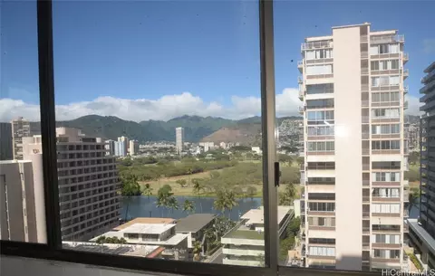 2410 Cleghorn St #1501, Honolulu, HI 96815