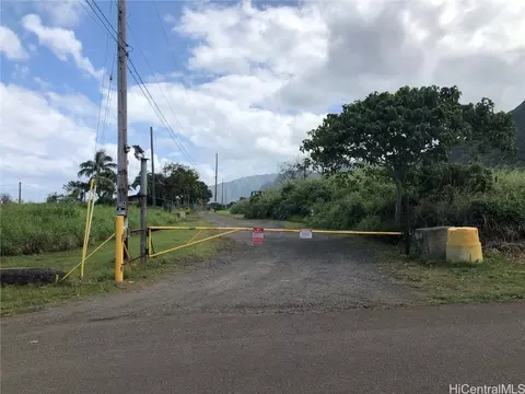 53- Kamehameha Hwy #8C, Hauula, HI 96717