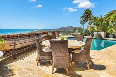1404 Kamole Pl, Honolulu, HI 96821