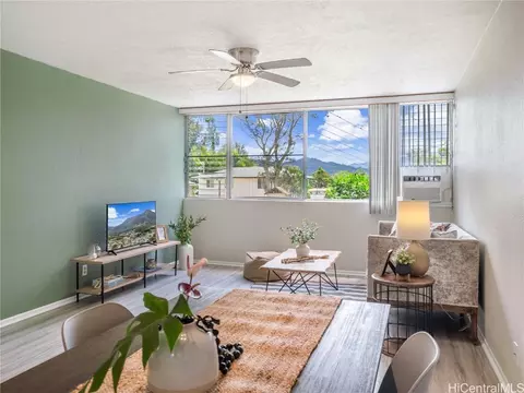 46-232 Kahuhipa St #E205, Kaneohe, HI 96744