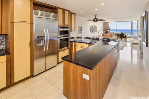 469 Ena Rd #3508, Honolulu, HI 96815