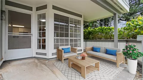 500 Mananai Pl #17D, Honolulu, HI 96818