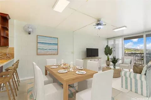 1320 Alexander St #1005, Honolulu, HI 96826