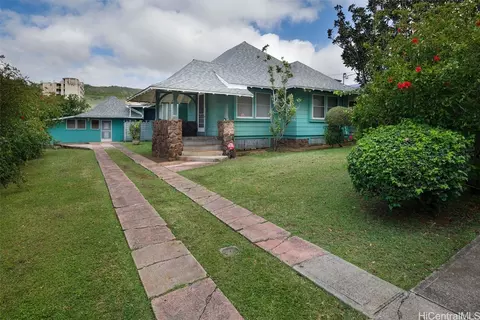 1684 Mott Smith Dr, Honolulu, HI 96822