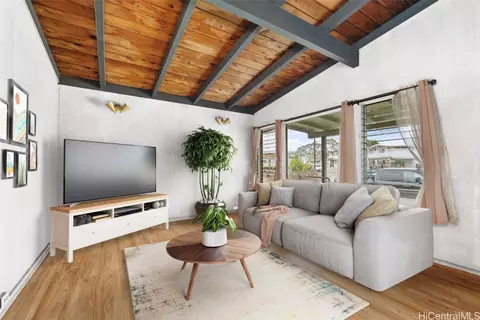 99-242 Ohekani Loop, Aiea, HI 96701