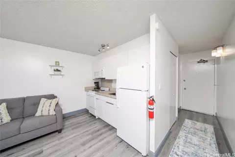 3045 Ala Napuaa Pl #1113, Honolulu, HI 96818