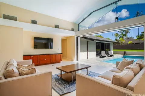 4463 Aukai Ave, Honolulu, HI 96816