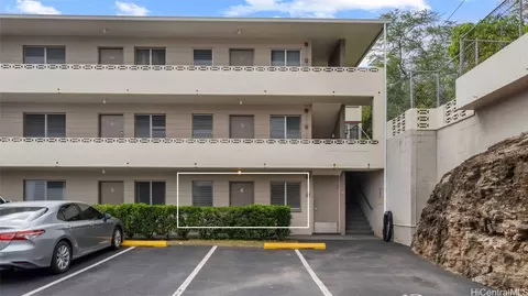 1614 Emerson St #4, Honolulu, HI 96813