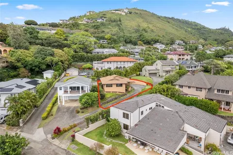 1974 Judd Hillside Rd #A, Honolulu, HI 96822