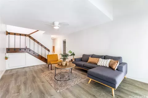 553 Pepeekeo St #5, Honolulu, HI 96825