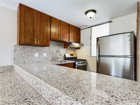 45-697 Kamehameha Hwy #105, Kaneohe, HI 96744