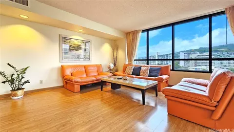 1525 Wilder Ave #802, Honolulu, HI 96822
