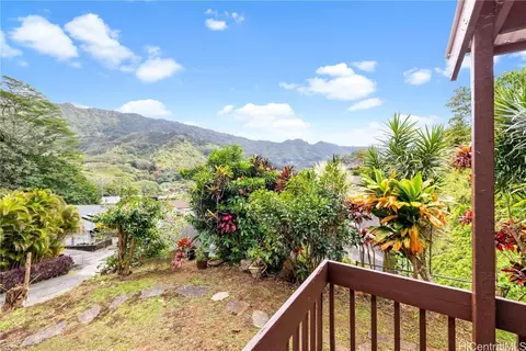3724 Loulu St, Honolulu, HI 96822