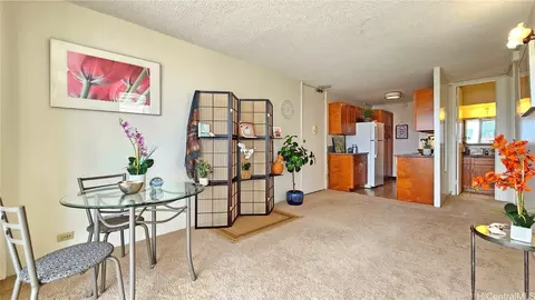 1137 Wilder Ave #602, Honolulu, HI 96822