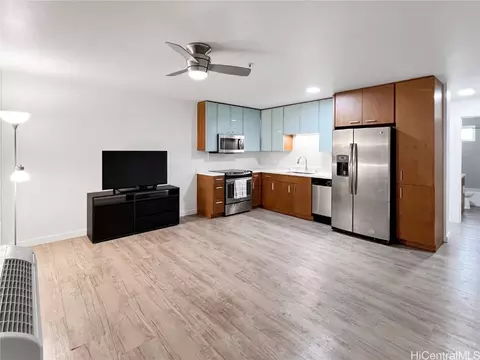 1310 Pensacola St #302, Honolulu, HI 96814