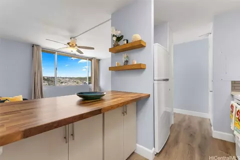 909 Ala Nanala St #901, Honolulu, HI 96818