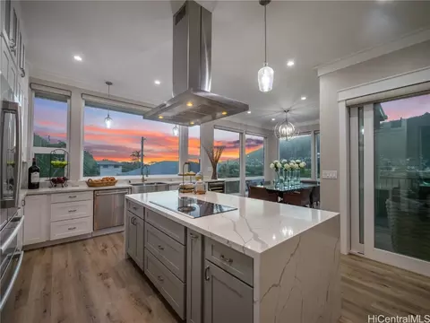 3005 Kalawao St #2, Honolulu, HI 96822