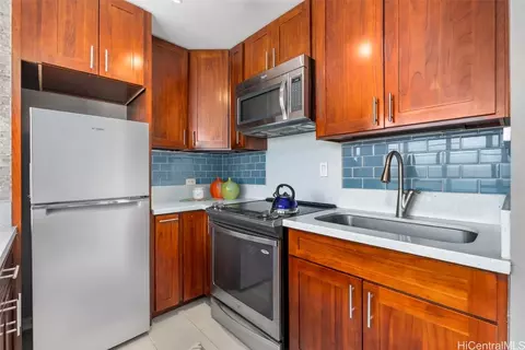 757 Kinalau Pl #1402, Honolulu, HI 96813
