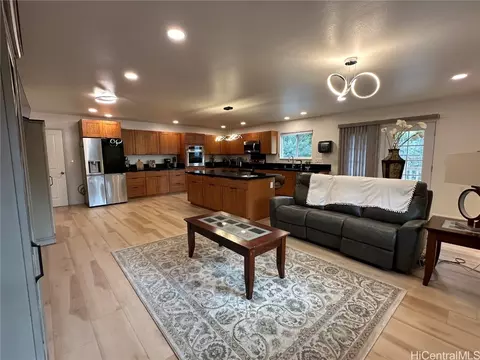 1124 Kilani Ave #1, Wahiawa, HI 96786
