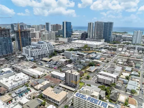 907 Birch St #401, Honolulu, HI 96814