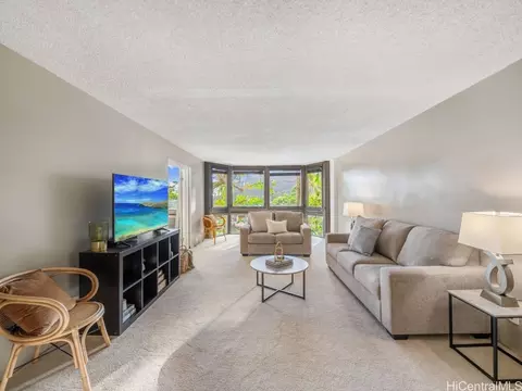 501 Hahaione St #3H, Honolulu, HI 96825