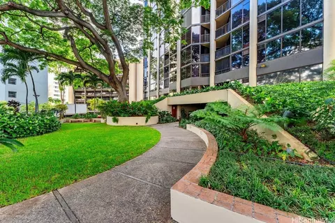 60 Beretania St #2205, Honolulu, HI 96817