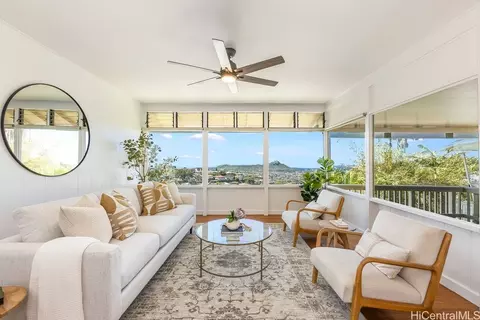 1649 Bertram St, Honolulu, HI 96816