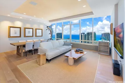 1009 Kapiolani Blvd #PH 4804, Honolulu, HI 96814
