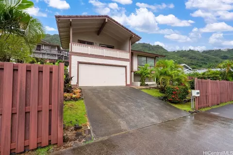 839 Hahaione St, Honolulu, HI 96825