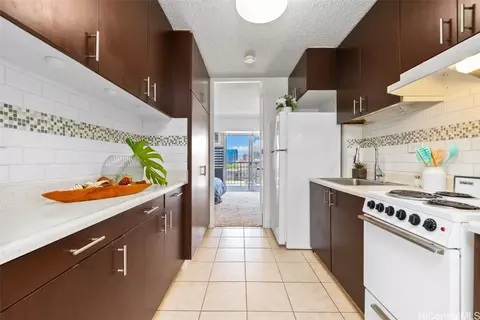 1516 Ward Ave #507, Honolulu, HI 96822