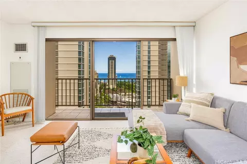 2140 Kuhio Ave #2106, Honolulu, HI 96815