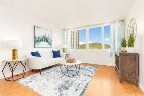 5210 Likini St #705, Honolulu, HI 96818