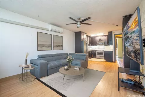 2618 Maunawai Pl #2, Honolulu, HI 96826