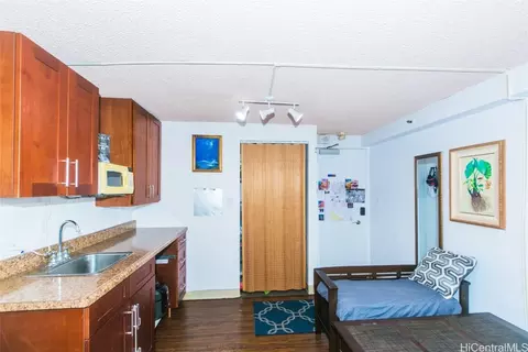 2463 Kuhio Ave #502, Honolulu, HI 96815