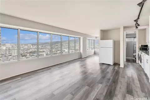 2525 Date St #3305, Honolulu, HI 96826