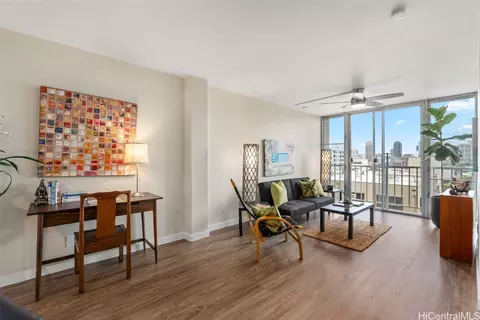 1215 Alexander St #503, Honolulu, HI 96826
