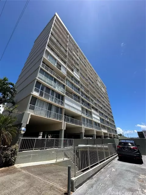 1215 Alexander St #905, Honolulu, HI 96826