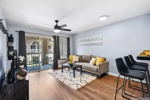 94-515 Lumiaina St #L204, Waipahu, HI 96797