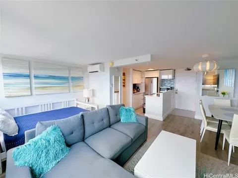 445 Seaside Ave #3420, Honolulu, HI 96815