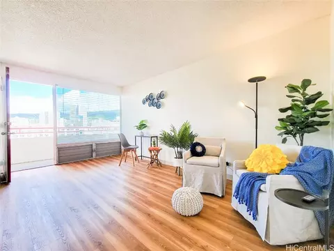 1670 Kalakaua Ave #901, Honolulu, HI 96826