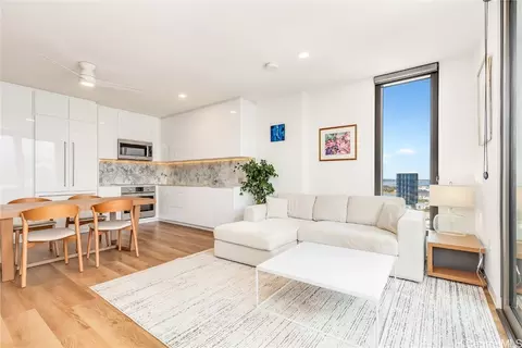 987 Queen St #3815, Honolulu, HI 96814