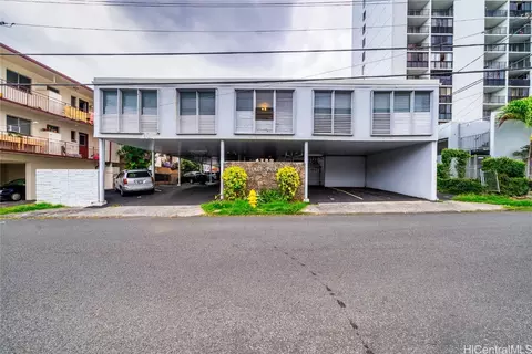 1720 Poki St #208, Honolulu, HI 96822