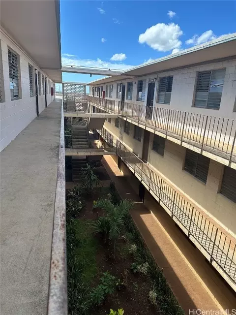 94-245 Leowahine St #3020, Waipahu, HI 96797
