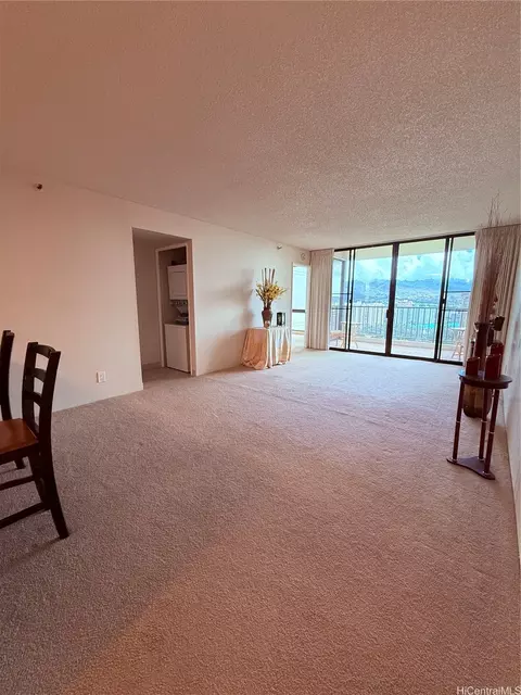 990 Ala Nanala St #26B, Honolulu, HI 96818